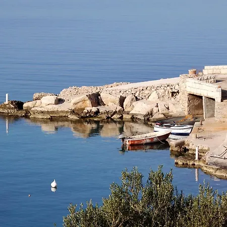 Quadruple Uvala Pokrivenik 2069e Gasthof Split